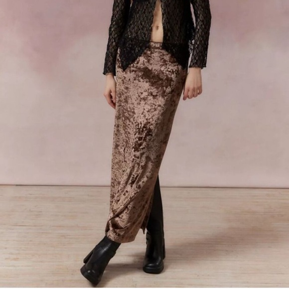 NWOT UO Mauve Velvet Maxi Skirt - Picture 1 of 5